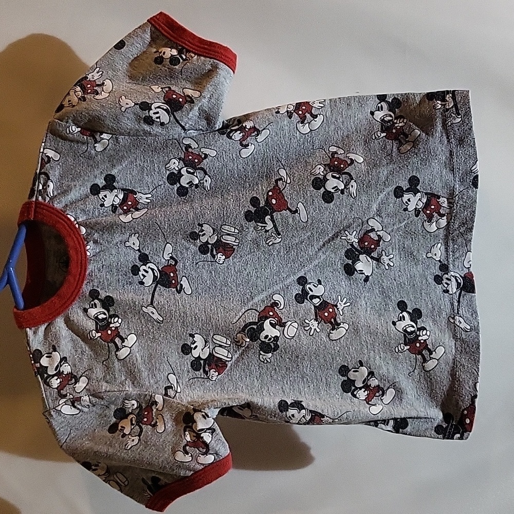 Child's mickey mouse t shirt